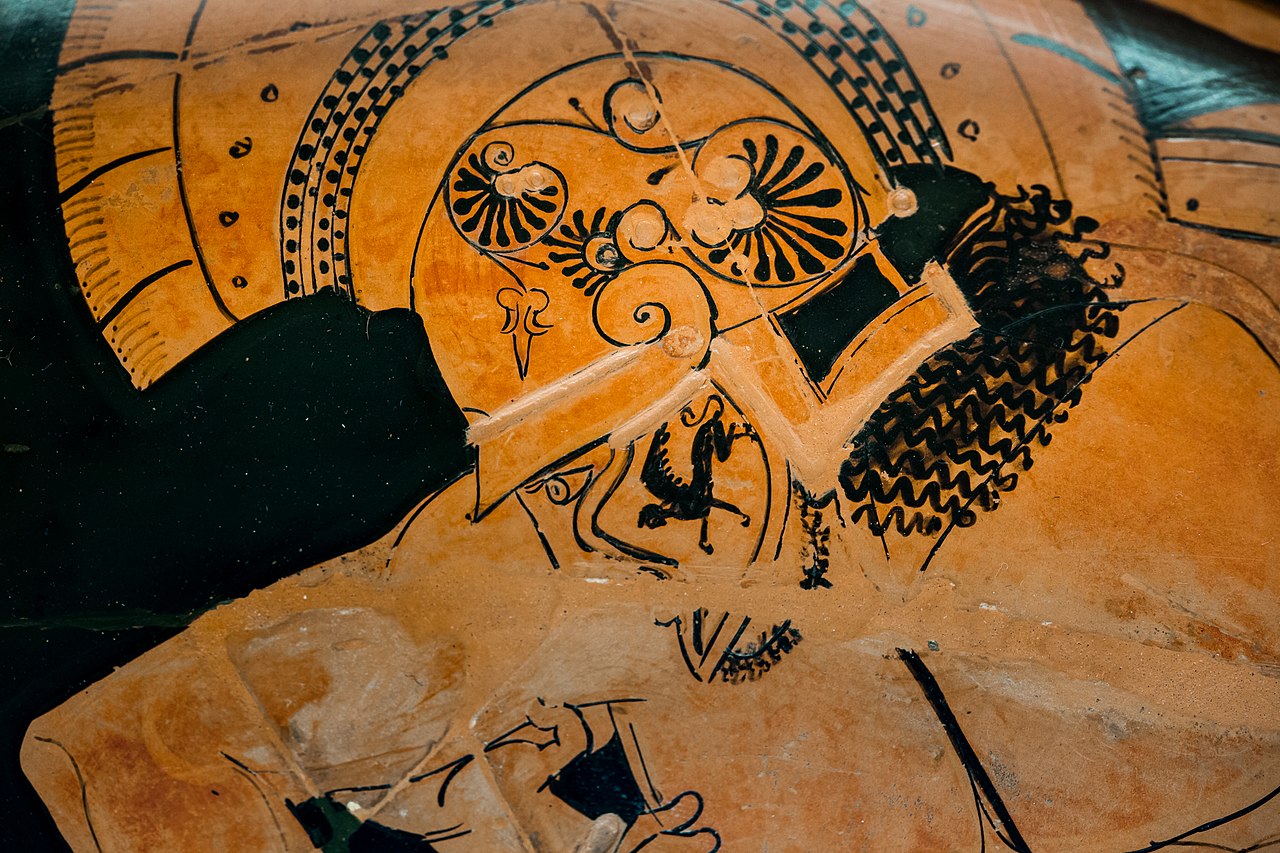 Achilles killing Penthesileia. Red-figure kylix, 5th century BCE. Munich, Staatliche Antikensammlungen. Image via Wikimedia Commons.